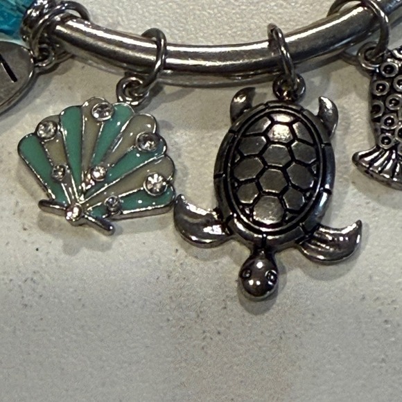 Beach Days Charm Bracelet Turquoise Silver Tone Bead Stretch Nautical - Picture 3 of 5